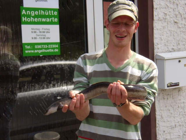 Nico Pilz -  Aal 
 84 cm 
 1,100 kg 
 Bleichloch TS 
 Tauwurm 
 02.06.2011 